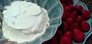 lemon-whipped-cream-with-strawberries